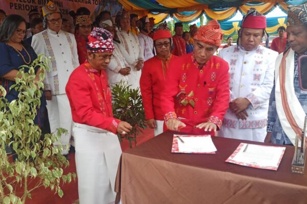 Ferdinand Mangalik Imbau Masyarakat Toraja Bijak Bermedsos dan Menghargai Masyarakat Asli 7 Suku