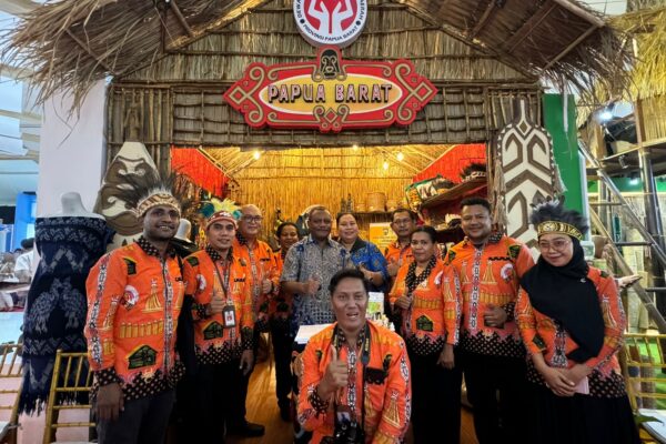 HUT ke -44 Dekranasda di Surakarta,Teluk Bintuni Tampilkan Hasil Kerajinan